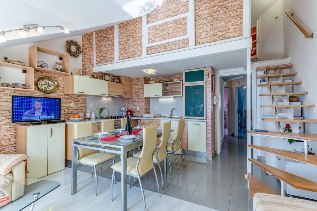 Apartment Sea View Mouth Cetina Omiš Exterior foto