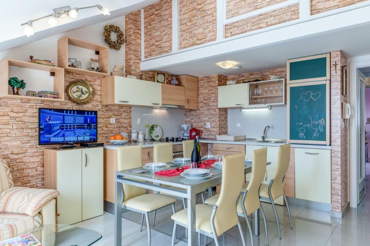 Apartment Sea View Mouth Cetina Omiš Exterior foto